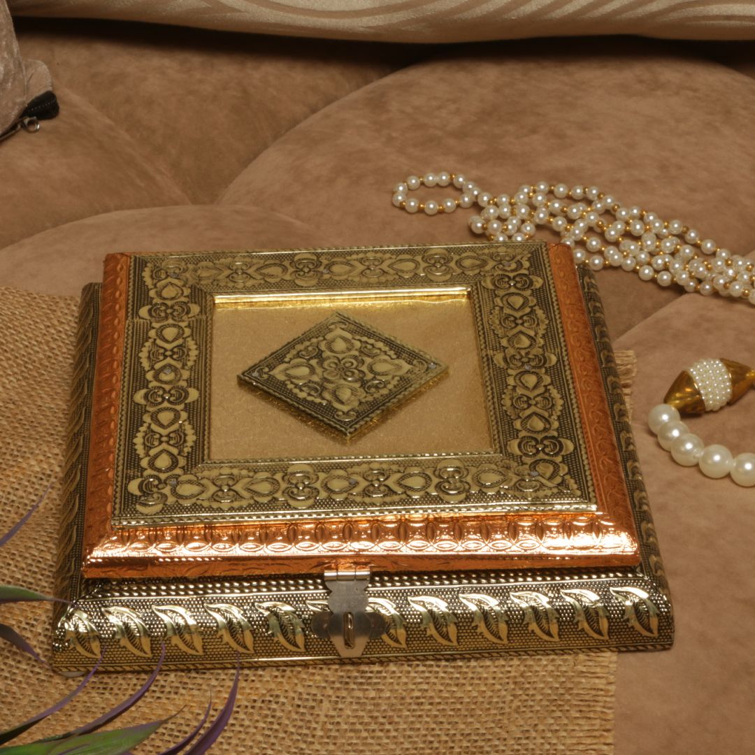 8X8 WOODEN REGZIN DRY FRUIT BOX