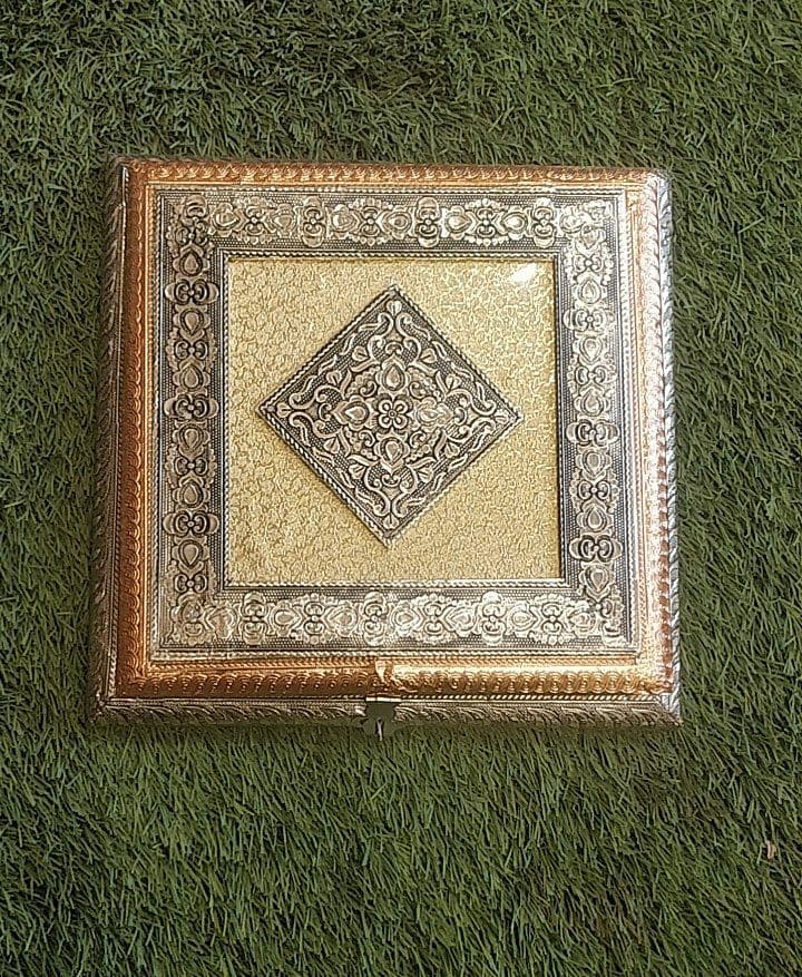 10X10 WOODEN REGZIN DRY FRUIT BOX