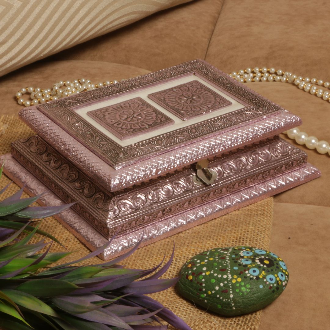 07*09 WOODEN REGZIN  DRY FRUIT BOX