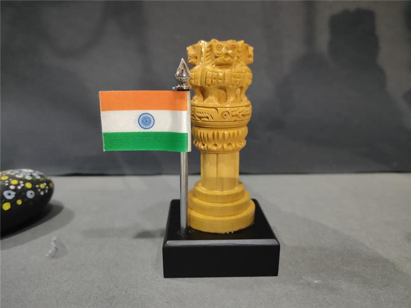 WOODEN ASHOK PILLAR NATURAL POLISH WITH FLAG 3 INCH